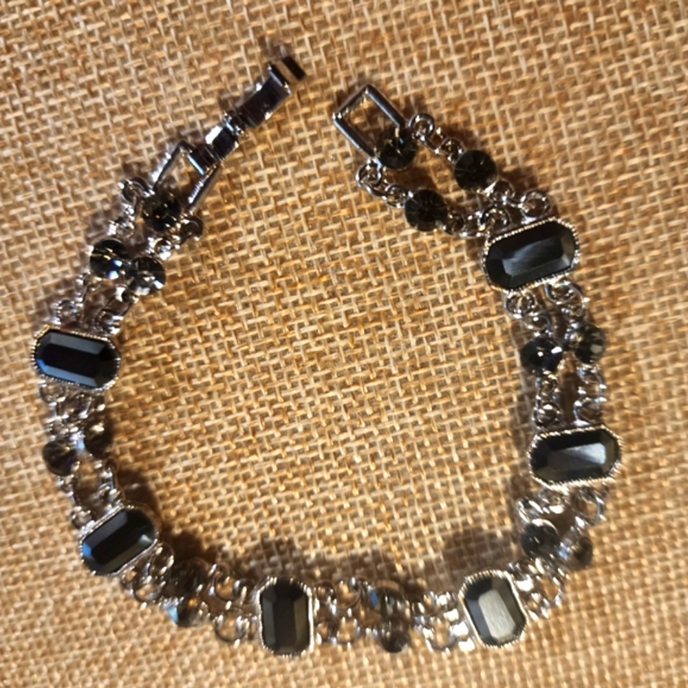 Cookie Lee Women's Black Crystal and Silver Bracelet NWOT - Picture 2 of 6